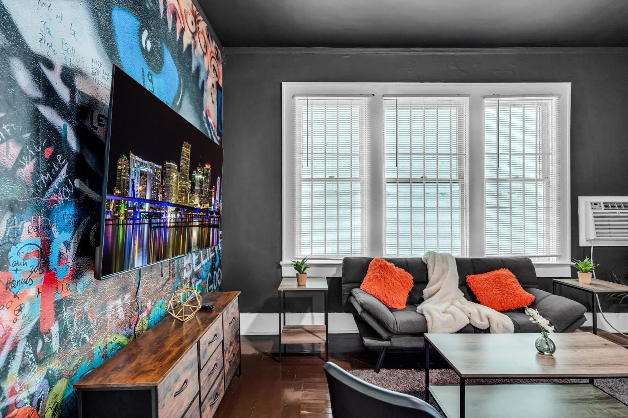 2 Bedrooms In Edgewater, Free Parking, 12 Minutes To The Ocean #5 *